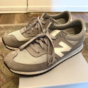 New Balance 574 Sneakers in Gray - Size 7.5